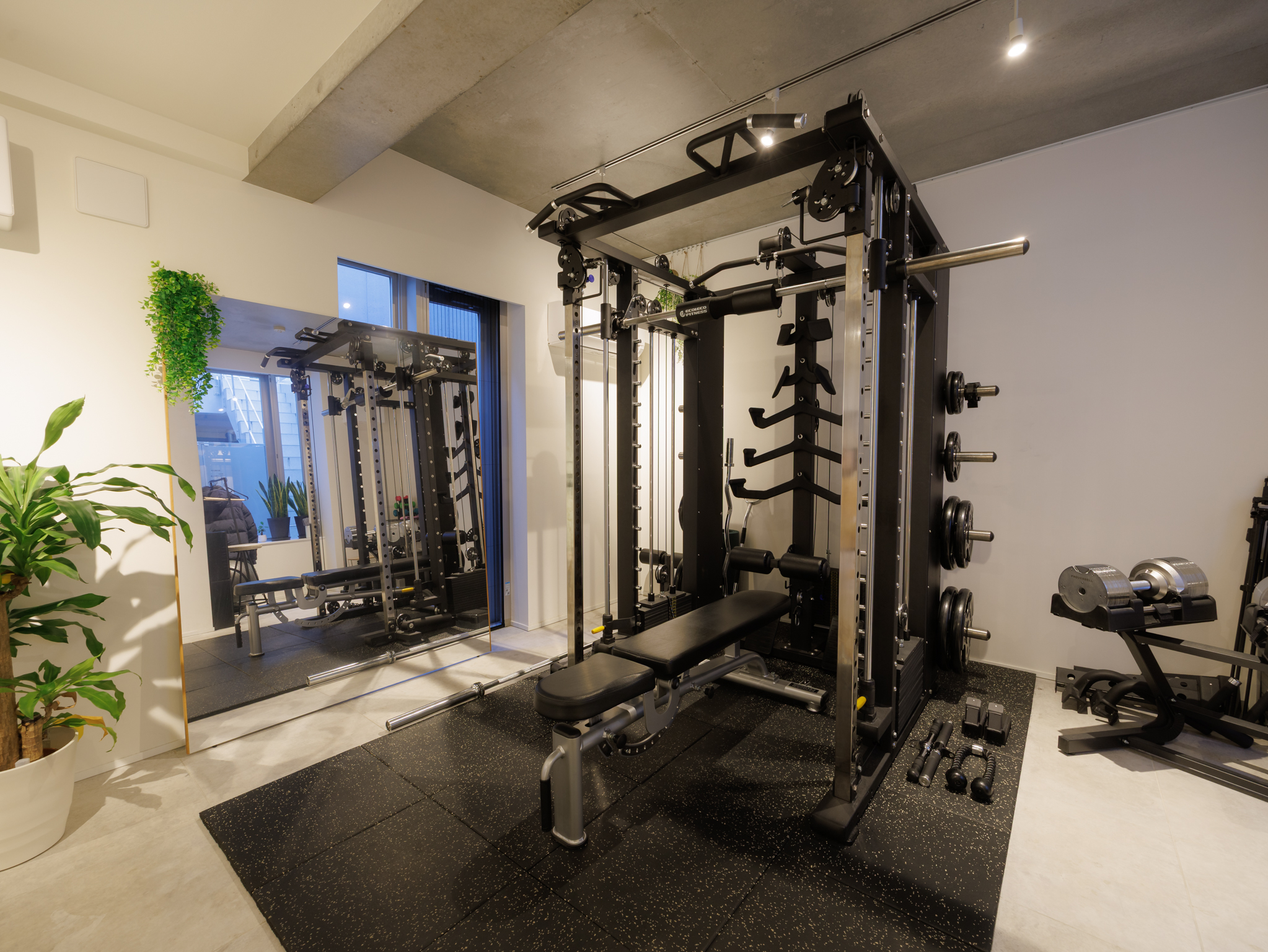 Re:Glow パーソナルジム トレーニング指導風景